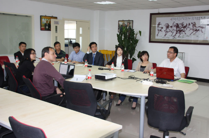 法国phytosynthese公司技术人员来我公司进行技术交流