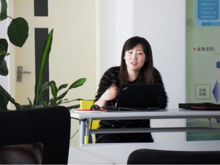 公司举办水稻知识押球官网平台讲座（三）及商务礼仪、基本保险培训